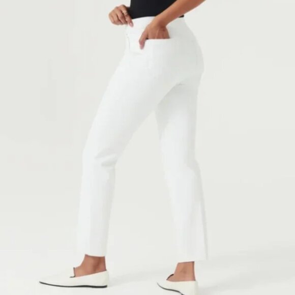 SPANX Pants - NWT Spanx White On-the-Go Ankle Slim Straight Pant Size Small